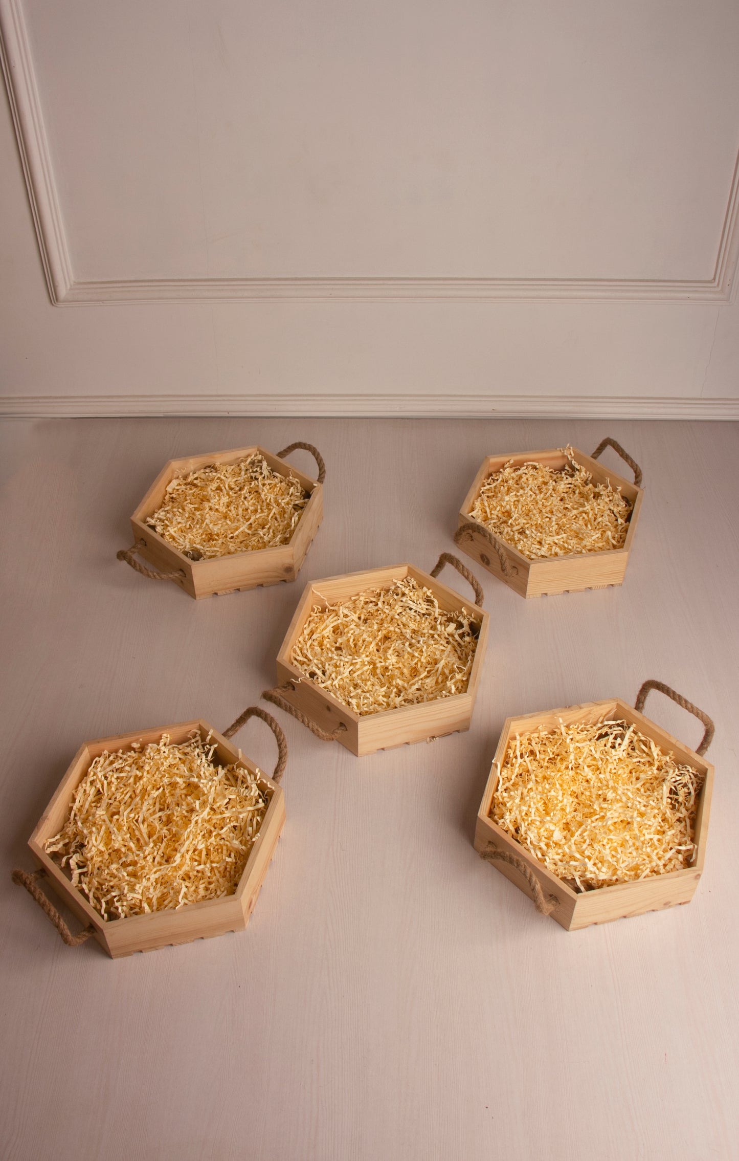 Pinewood Hexagoan Basket With Jute Handle - Pack of 5