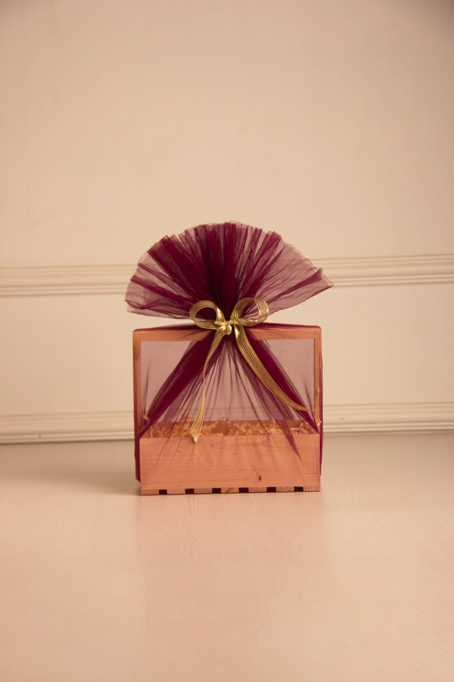 Pinewood Square Basket with Wooden Handle with Paper Shredder, Net, Ribbon & Paper Tag - Pack of 1