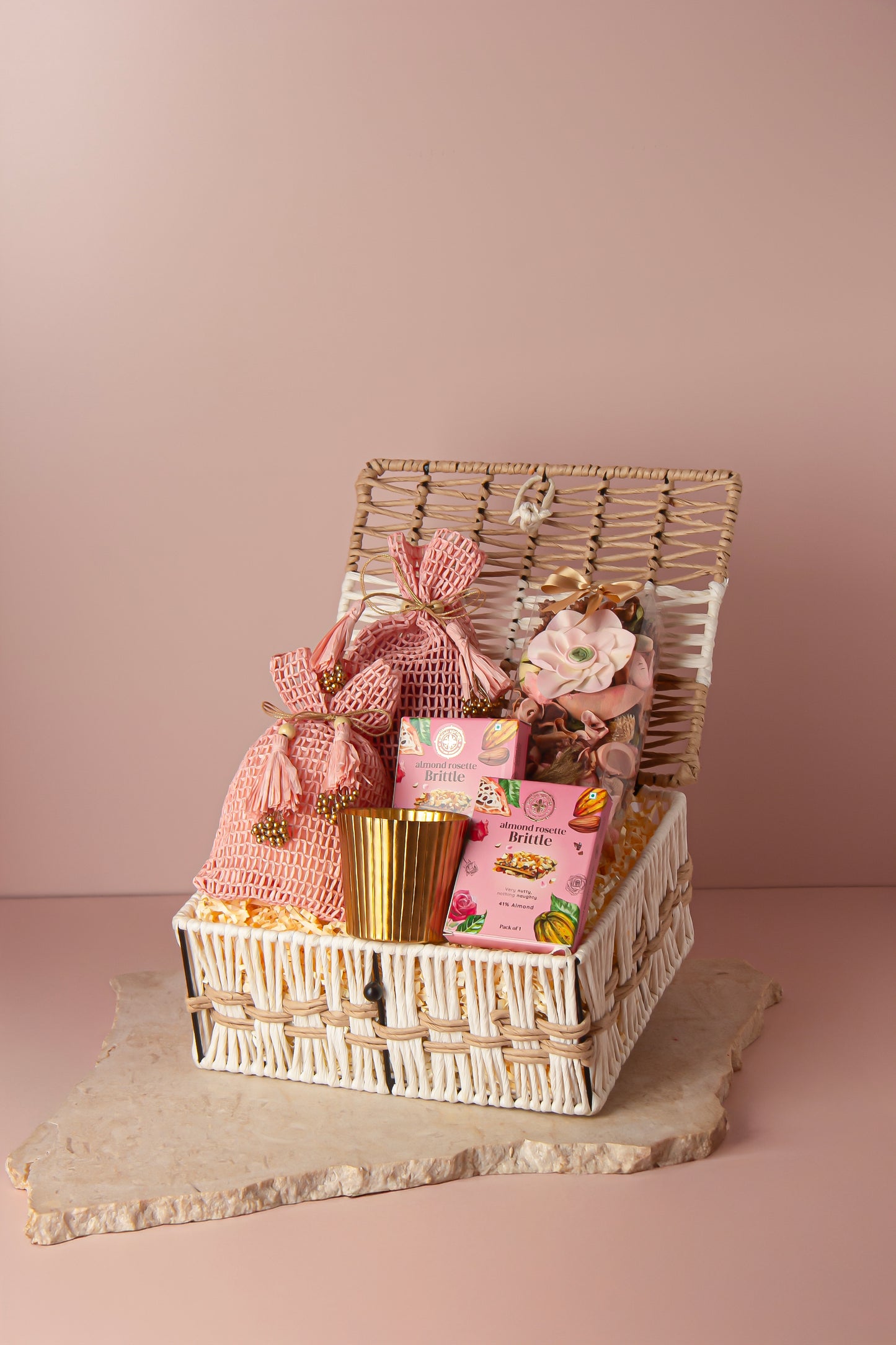 Terra Raffia Classic Hamper
