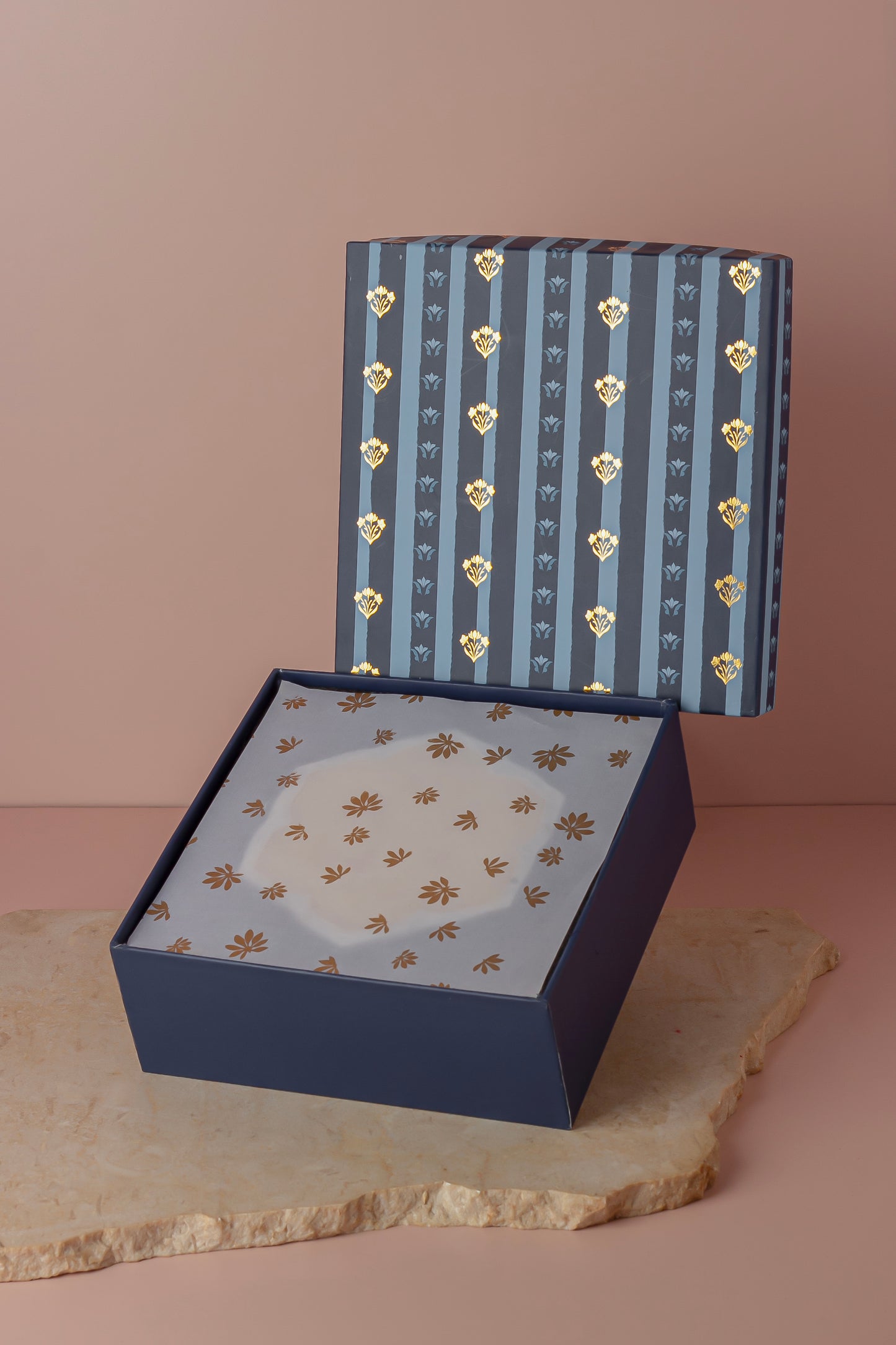 Marble Infinity Urli Scented Candle - Multiwick