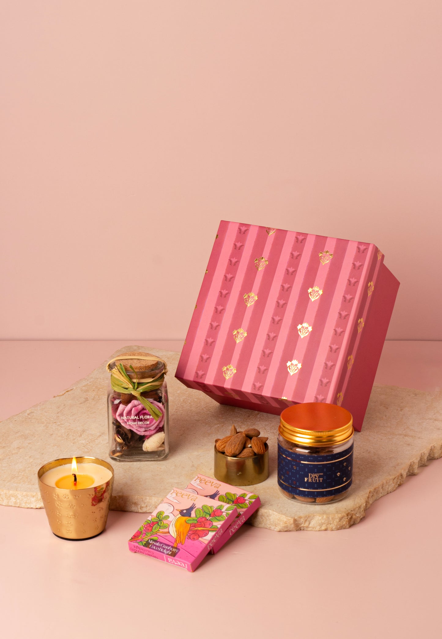 Noor Classic Hamper