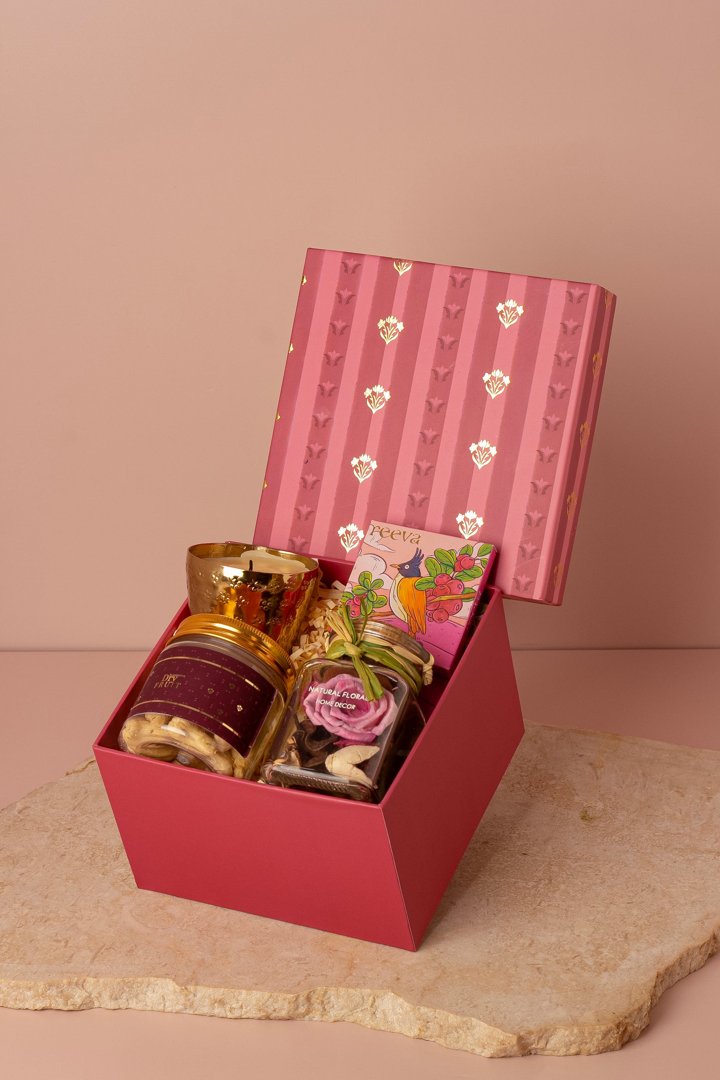 Noor Classic Hamper