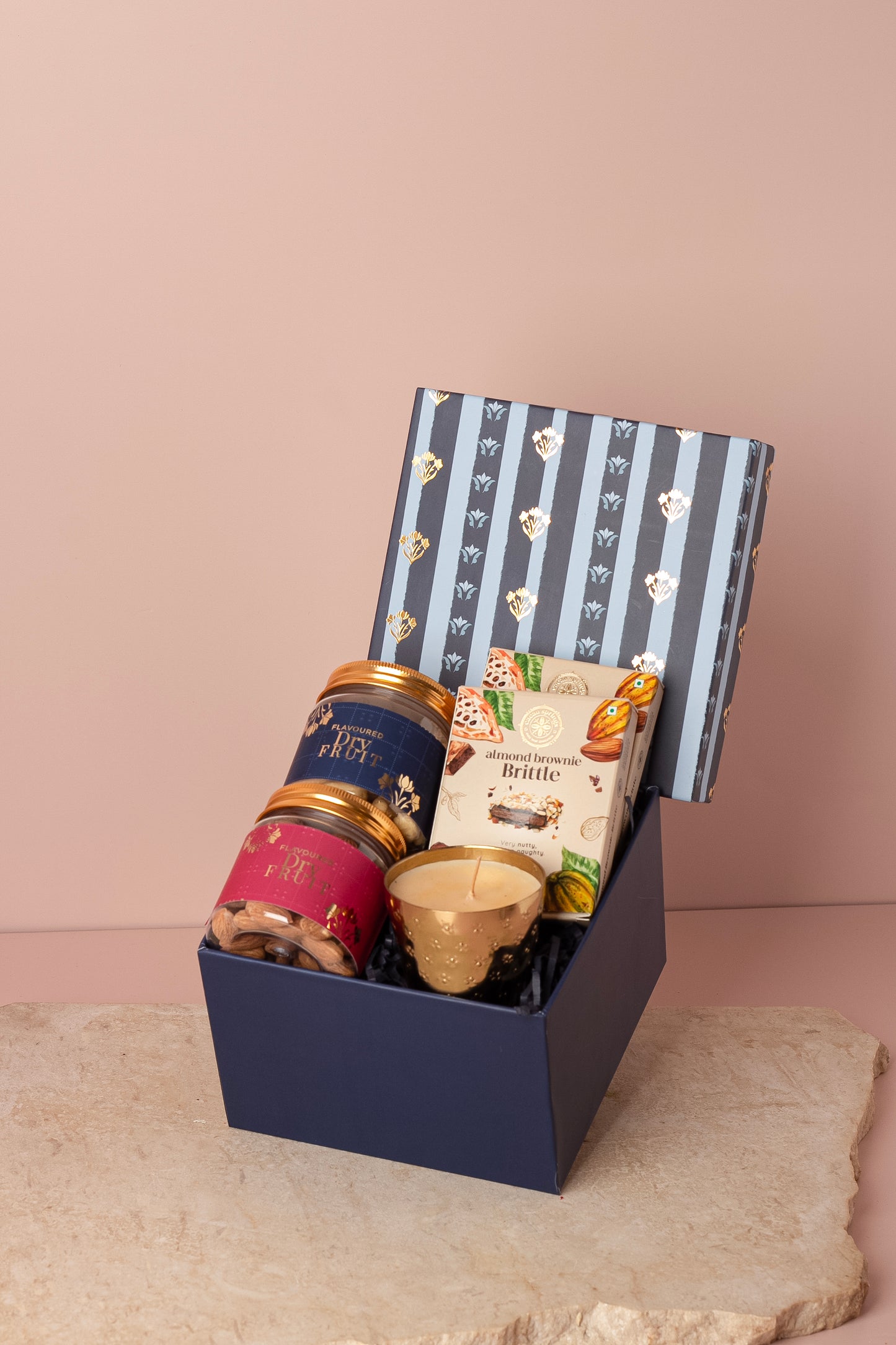 Noor Classic Hamper