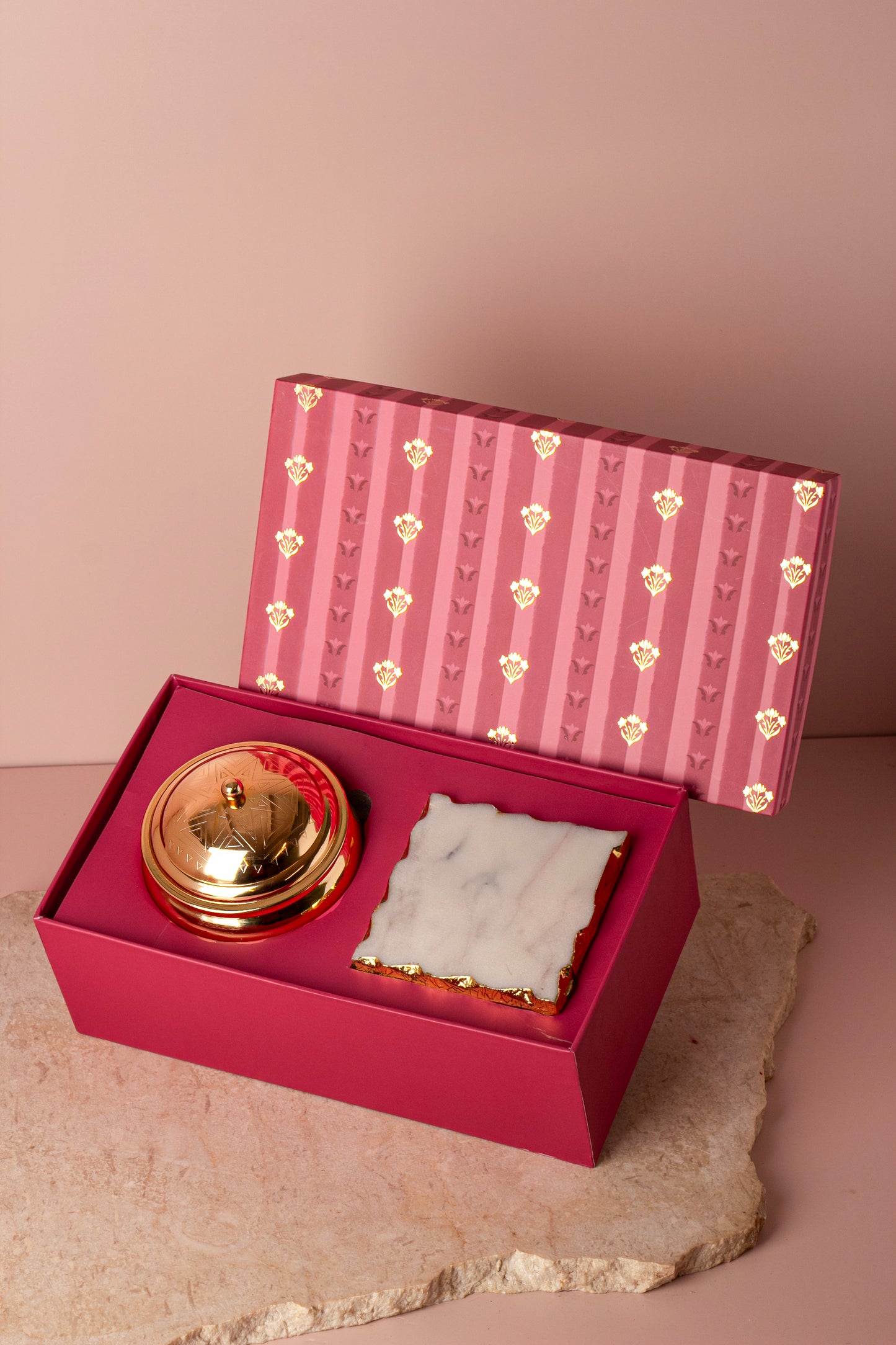 Geometric Embossed Gold Double Wick Scented Candle and Set of 2 Marble coasters with Gold Border