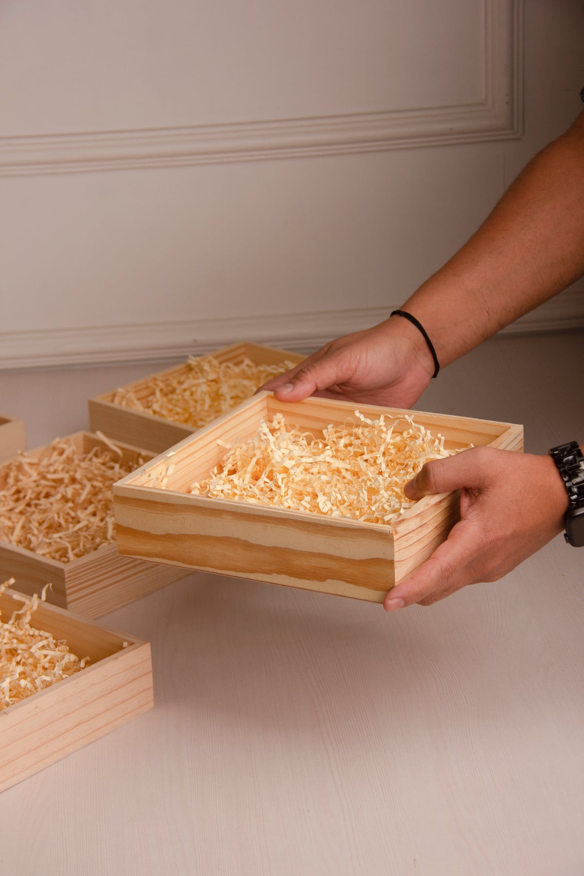 Pinewood Square Tray – 9 Inches with Paper Shredder (Pack of 1)