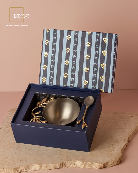 Winterberry Bowl with Spoon Gift Set